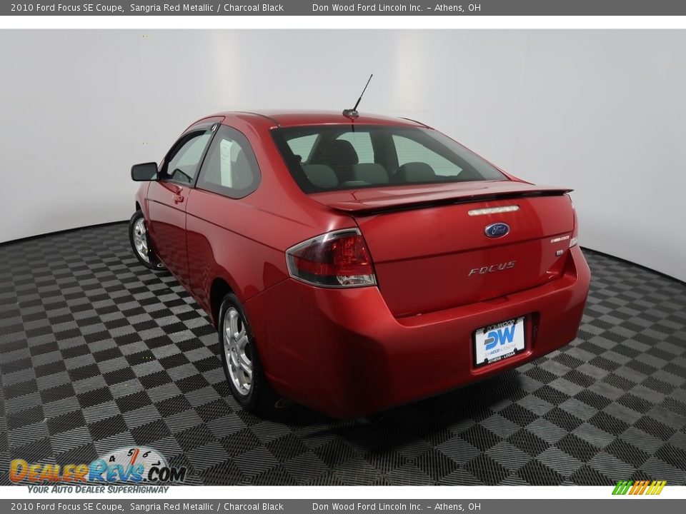 2010 Ford Focus SE Coupe Sangria Red Metallic / Charcoal Black Photo #15