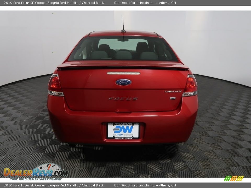 2010 Ford Focus SE Coupe Sangria Red Metallic / Charcoal Black Photo #16