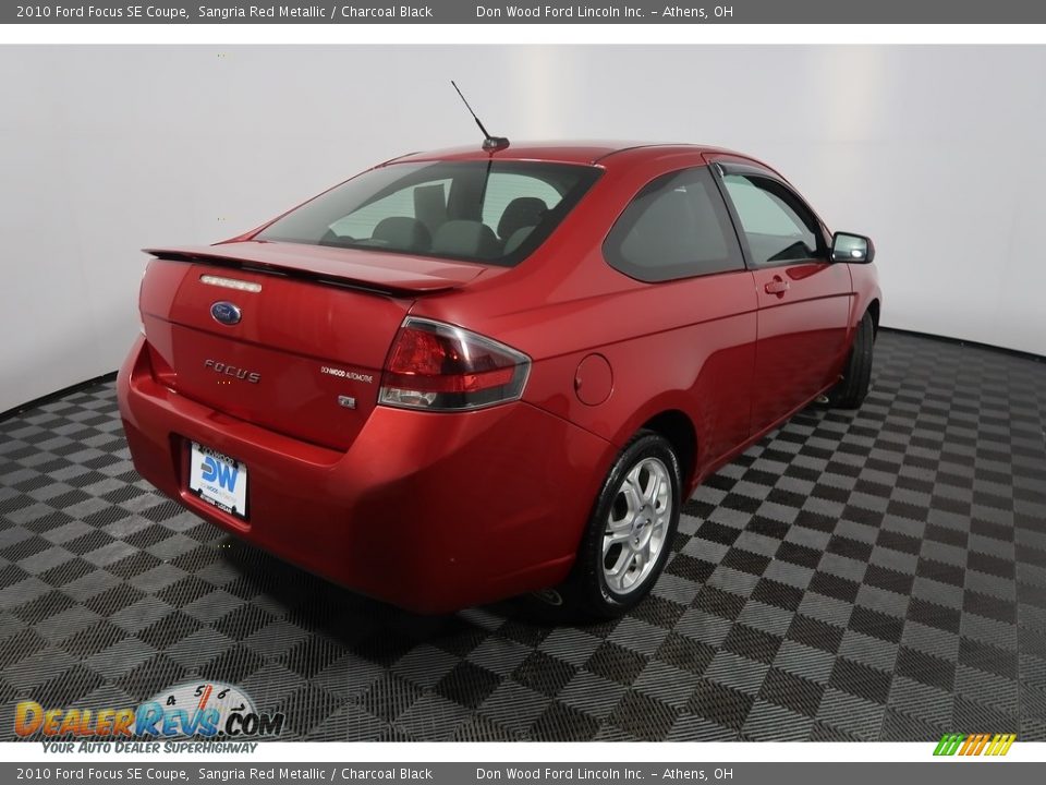 2010 Ford Focus SE Coupe Sangria Red Metallic / Charcoal Black Photo #19