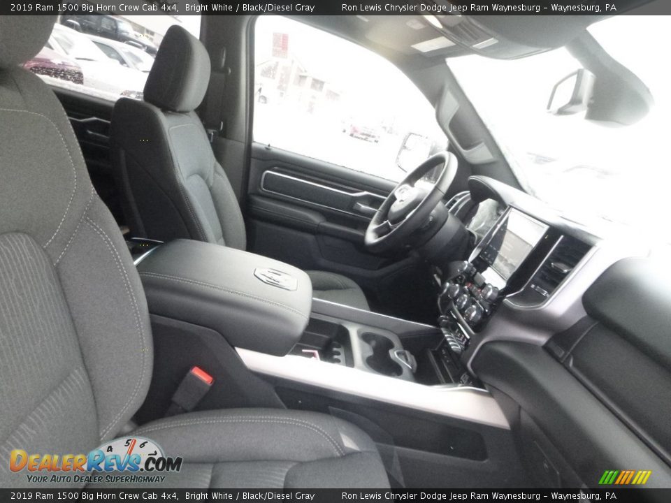 2019 Ram 1500 Big Horn Crew Cab 4x4 Bright White / Black/Diesel Gray Photo #9
