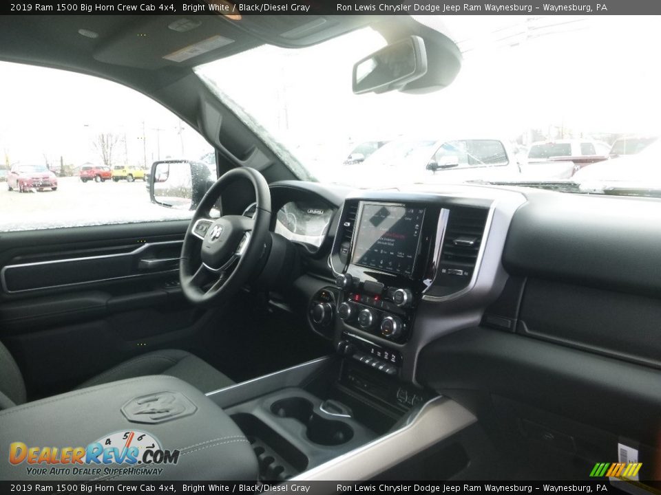 2019 Ram 1500 Big Horn Crew Cab 4x4 Bright White / Black/Diesel Gray Photo #10