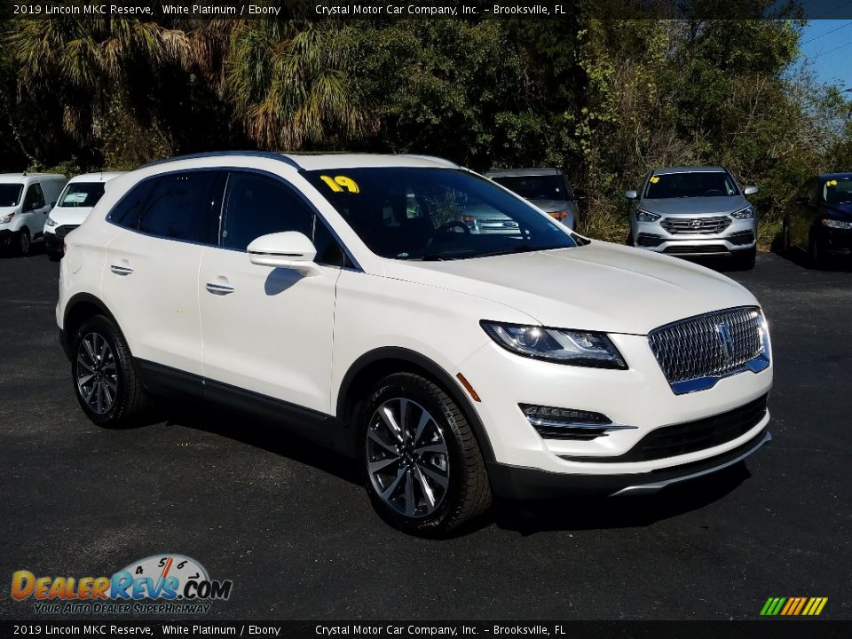 Front 3/4 View of 2019 Lincoln MKC Reserve Photo #7