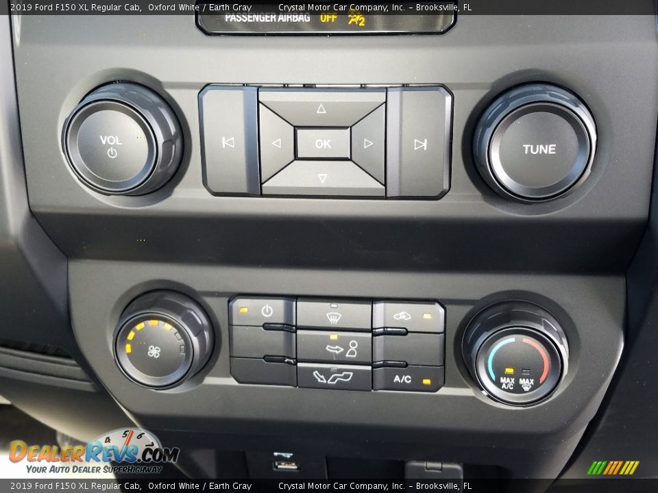 Controls of 2019 Ford F150 XL Regular Cab Photo #15