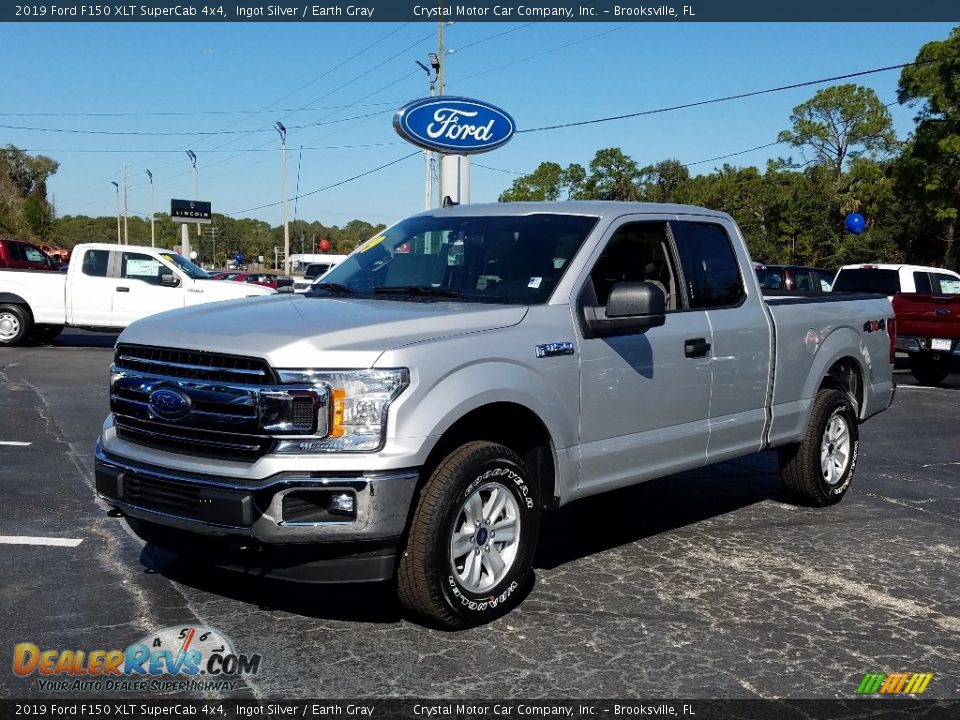 Front 3/4 View of 2019 Ford F150 XLT SuperCab 4x4 Photo #1
