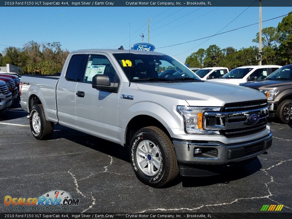 Front 3/4 View of 2019 Ford F150 XLT SuperCab 4x4 Photo #7