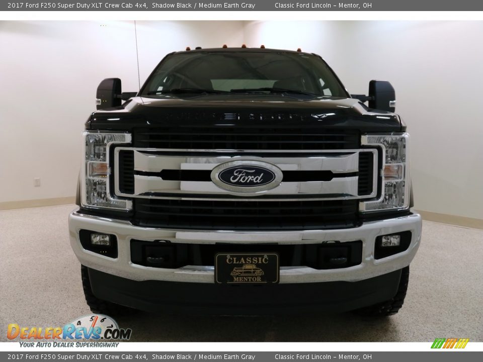 2017 Ford F250 Super Duty XLT Crew Cab 4x4 Shadow Black / Medium Earth Gray Photo #2