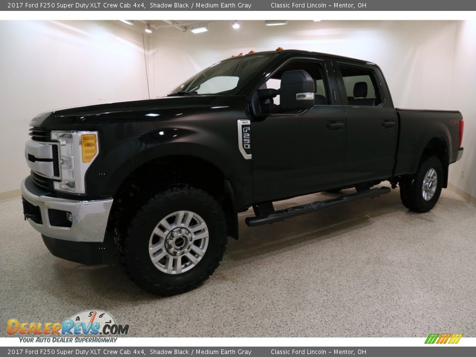 2017 Ford F250 Super Duty XLT Crew Cab 4x4 Shadow Black / Medium Earth Gray Photo #3