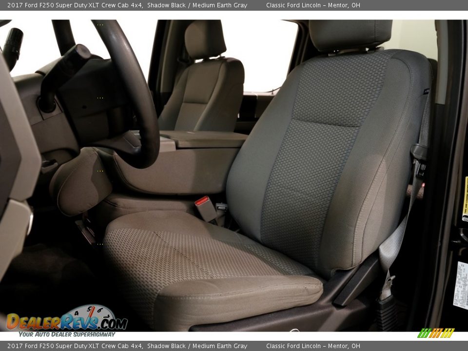2017 Ford F250 Super Duty XLT Crew Cab 4x4 Shadow Black / Medium Earth Gray Photo #6