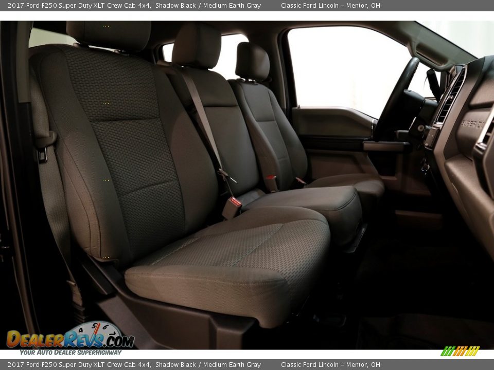 2017 Ford F250 Super Duty XLT Crew Cab 4x4 Shadow Black / Medium Earth Gray Photo #15