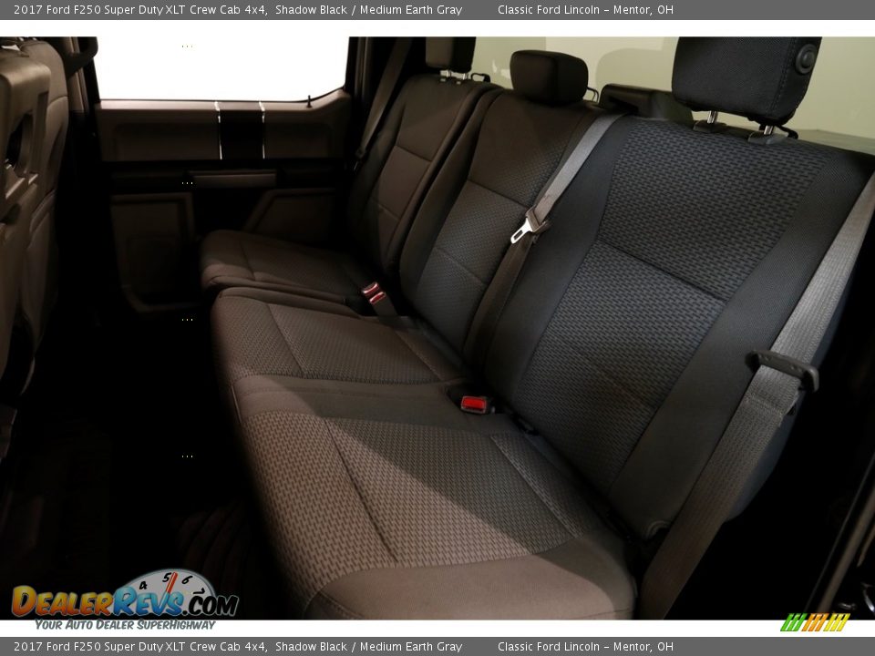2017 Ford F250 Super Duty XLT Crew Cab 4x4 Shadow Black / Medium Earth Gray Photo #17