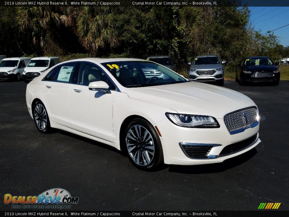 Front 3/4 View of 2019 Lincoln MKZ Hybrid Reserve II Photo #7