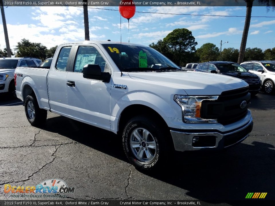 Front 3/4 View of 2019 Ford F150 XL SuperCab 4x4 Photo #7