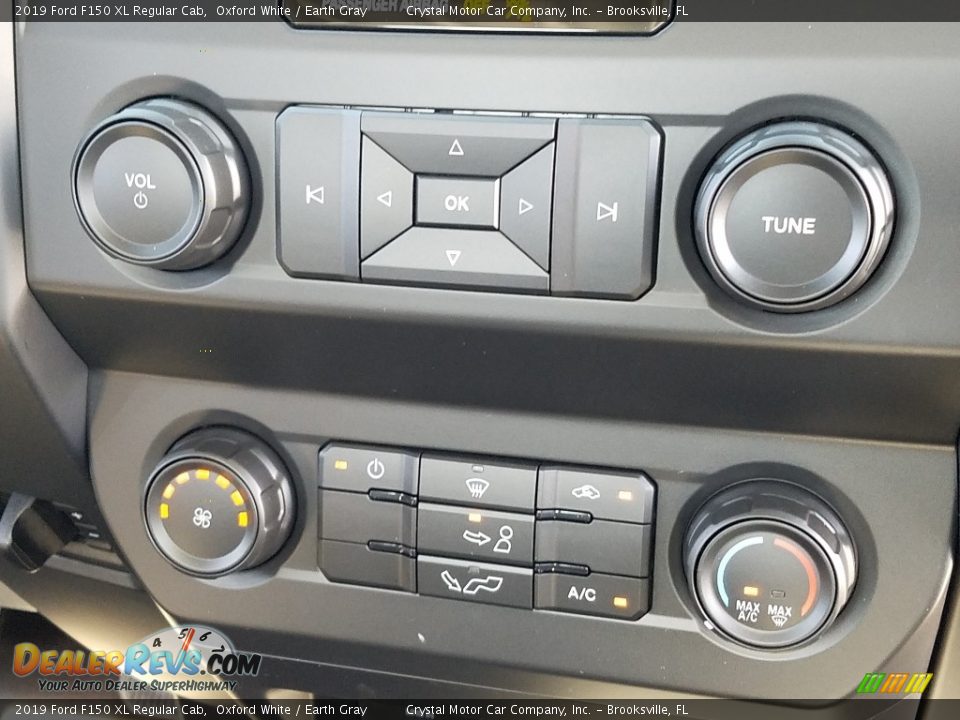 Controls of 2019 Ford F150 XL Regular Cab Photo #15