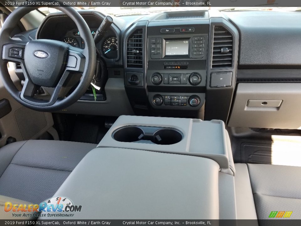 Dashboard of 2019 Ford F150 XL SuperCab Photo #13