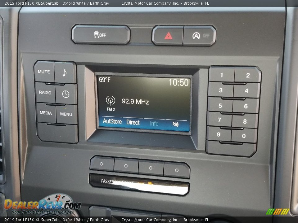 Controls of 2019 Ford F150 XL SuperCab Photo #15