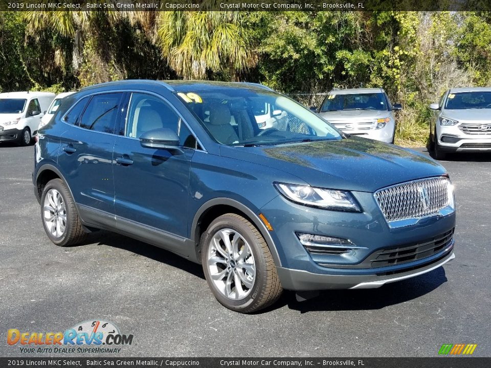 Front 3/4 View of 2019 Lincoln MKC Select Photo #7