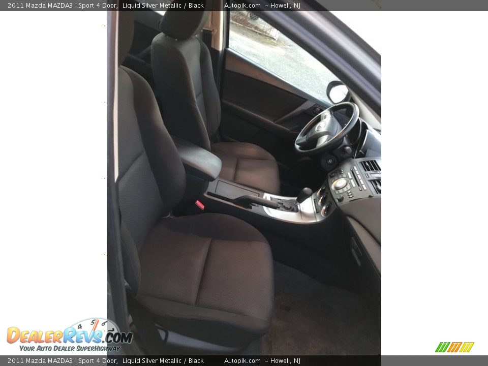 2011 Mazda MAZDA3 i Sport 4 Door Liquid Silver Metallic / Black Photo #18