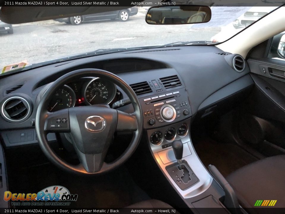 2011 Mazda MAZDA3 i Sport 4 Door Liquid Silver Metallic / Black Photo #19