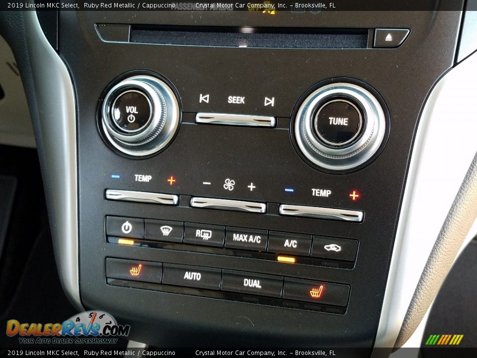 Controls of 2019 Lincoln MKC Select Photo #16