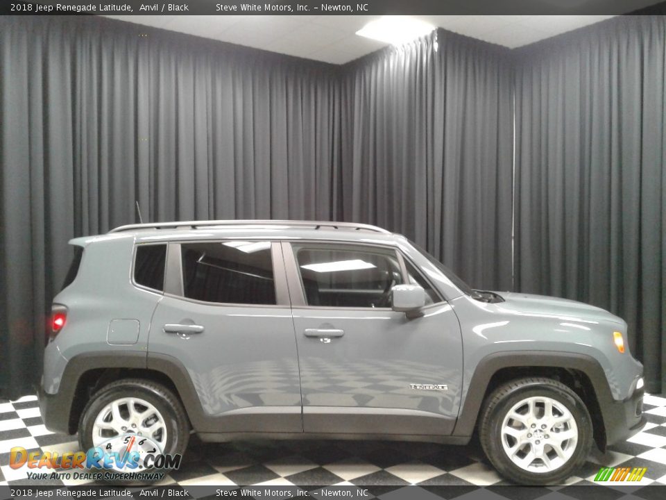 2018 Jeep Renegade Latitude Anvil / Black Photo #5
