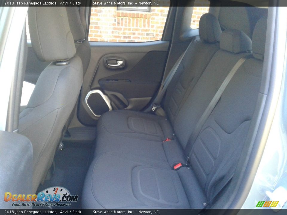 2018 Jeep Renegade Latitude Anvil / Black Photo #11