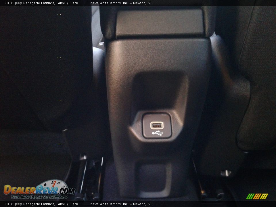 2018 Jeep Renegade Latitude Anvil / Black Photo #13