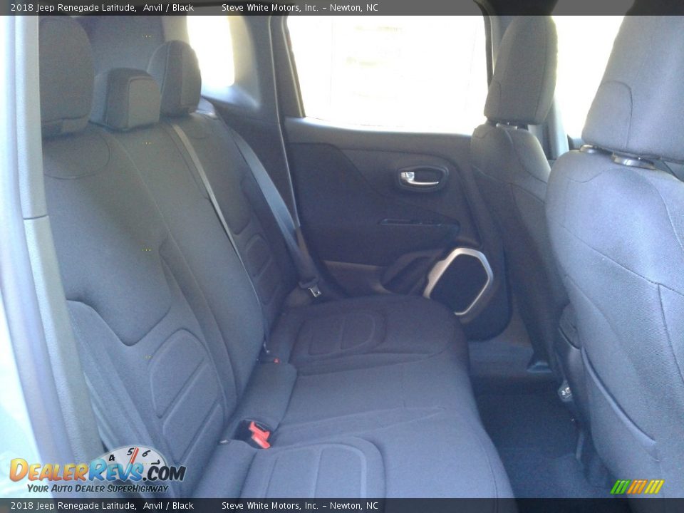 2018 Jeep Renegade Latitude Anvil / Black Photo #14
