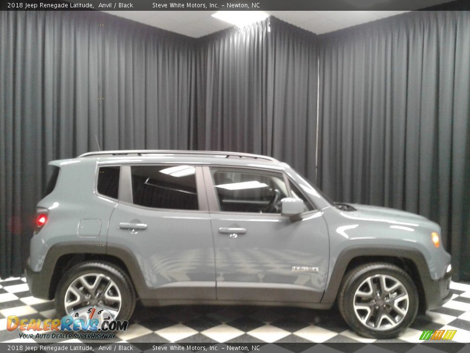 2018 Jeep Renegade Latitude Anvil / Black Photo #5