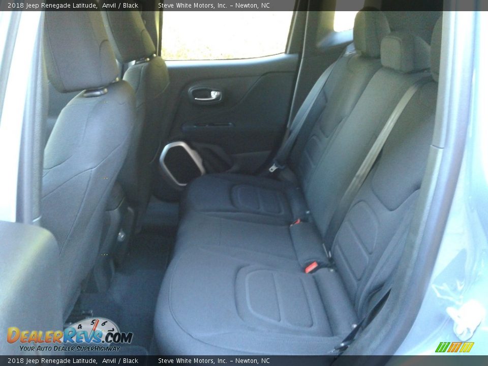 2018 Jeep Renegade Latitude Anvil / Black Photo #11