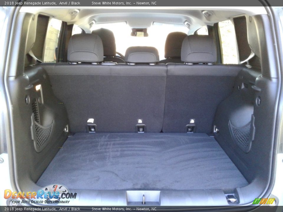 2018 Jeep Renegade Latitude Anvil / Black Photo #12