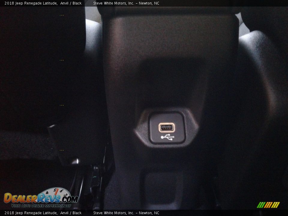 2018 Jeep Renegade Latitude Anvil / Black Photo #13