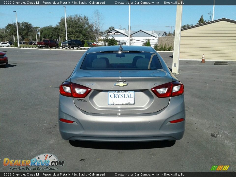 2019 Chevrolet Cruze LT Pepperdust Metallic / Jet Black/­Galvanized Photo #4