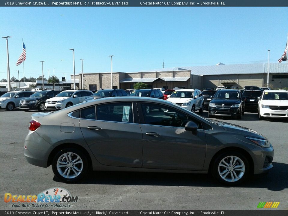 2019 Chevrolet Cruze LT Pepperdust Metallic / Jet Black/­Galvanized Photo #6