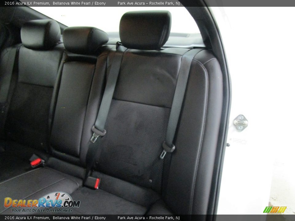 2016 Acura ILX Premium Bellanova White Pearl / Ebony Photo #10