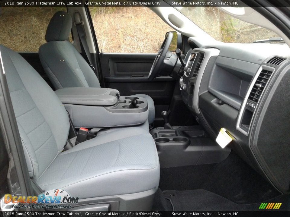 2018 Ram 2500 Tradesman Crew Cab 4x4 Granite Crystal Metallic / Black/Diesel Gray Photo #14