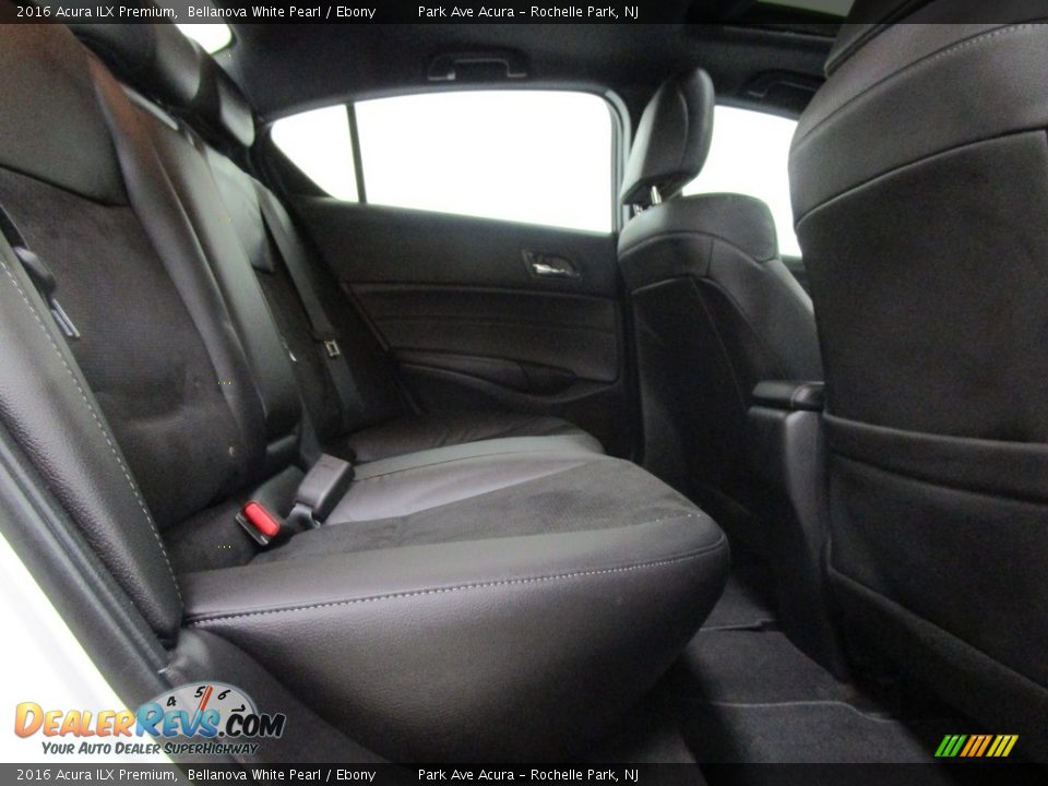 2016 Acura ILX Premium Bellanova White Pearl / Ebony Photo #17