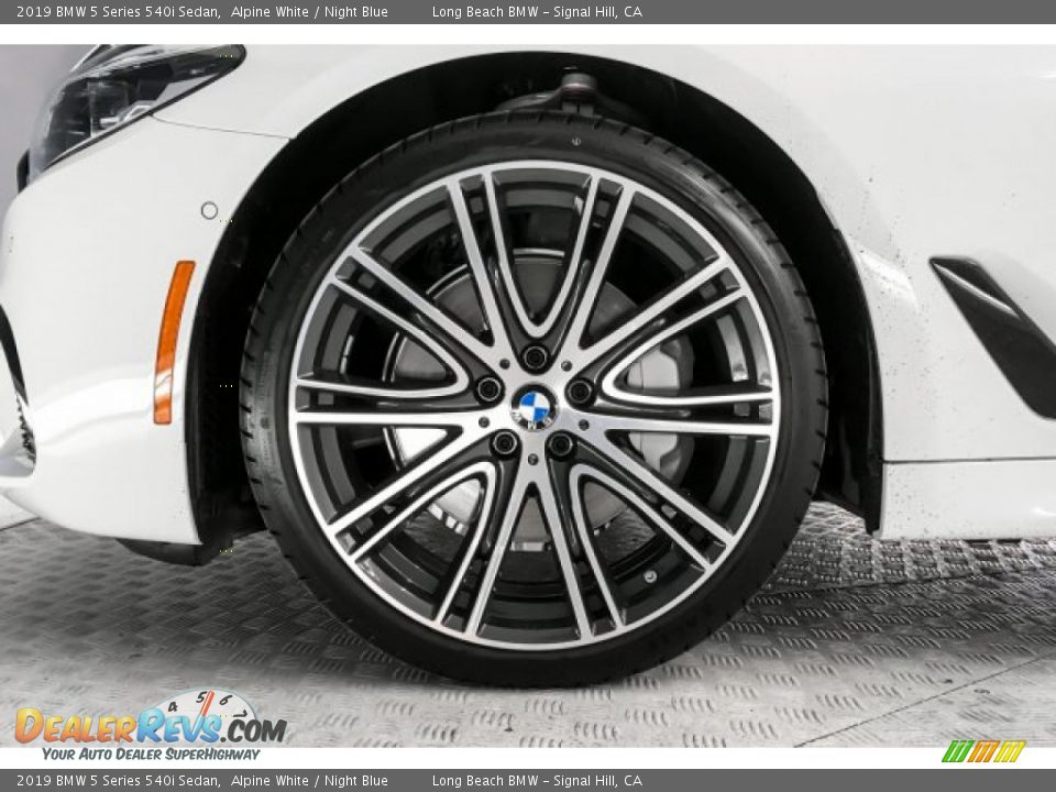 2019 BMW 5 Series 540i Sedan Alpine White / Night Blue Photo #9