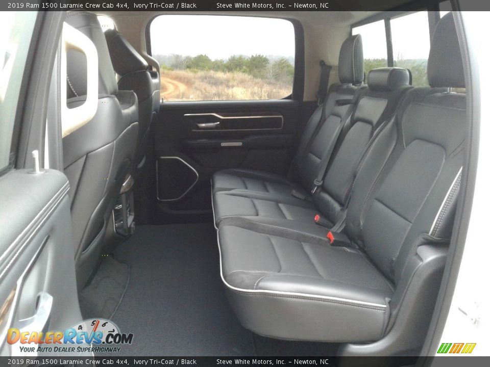 2019 Ram 1500 Laramie Crew Cab 4x4 Ivory Tri–Coat / Black Photo #12