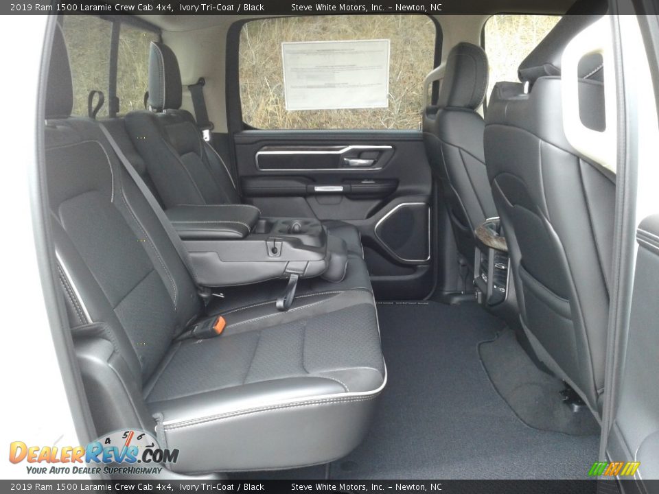 2019 Ram 1500 Laramie Crew Cab 4x4 Ivory Tri–Coat / Black Photo #15