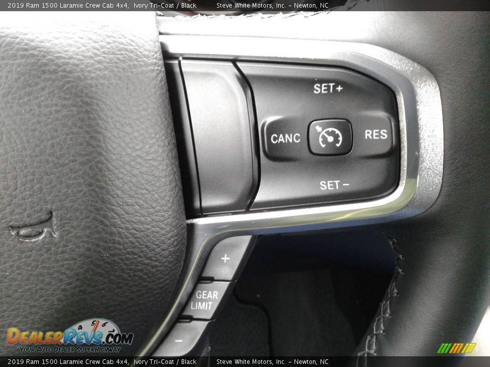 2019 Ram 1500 Laramie Crew Cab 4x4 Ivory Tri–Coat / Black Photo #20