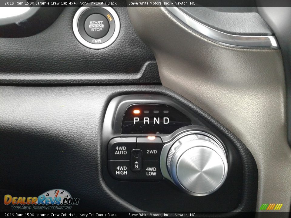 2019 Ram 1500 Laramie Crew Cab 4x4 Ivory Tri–Coat / Black Photo #29