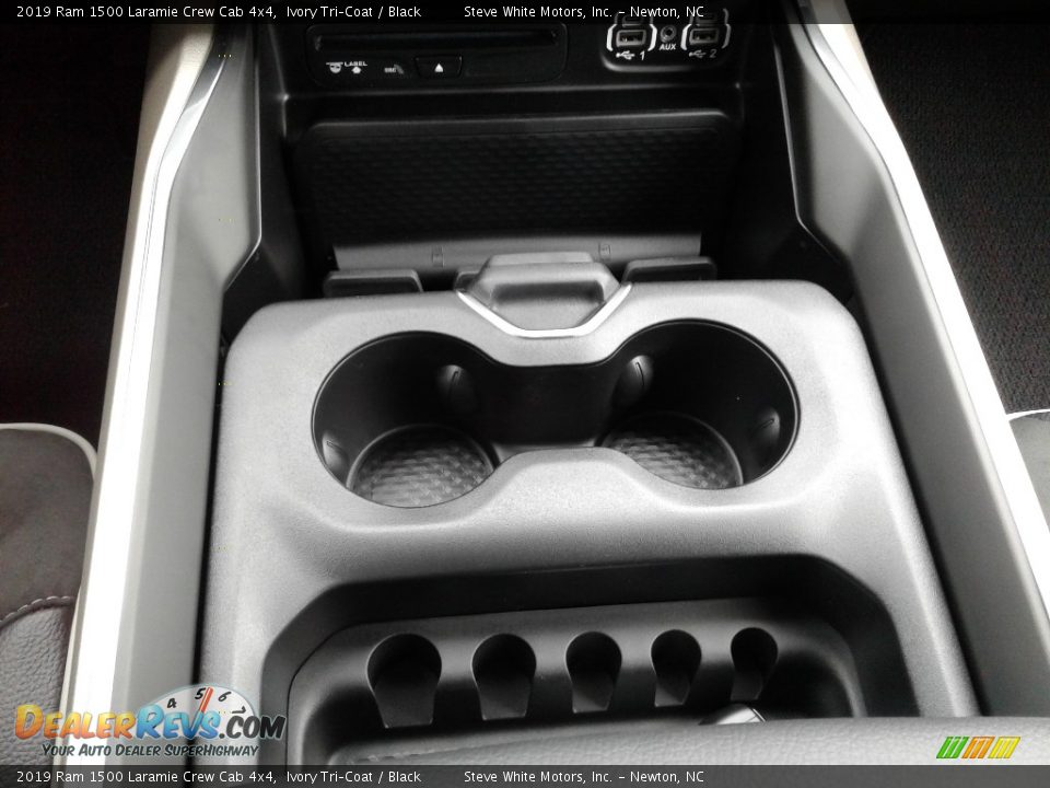 2019 Ram 1500 Laramie Crew Cab 4x4 Ivory Tri–Coat / Black Photo #32