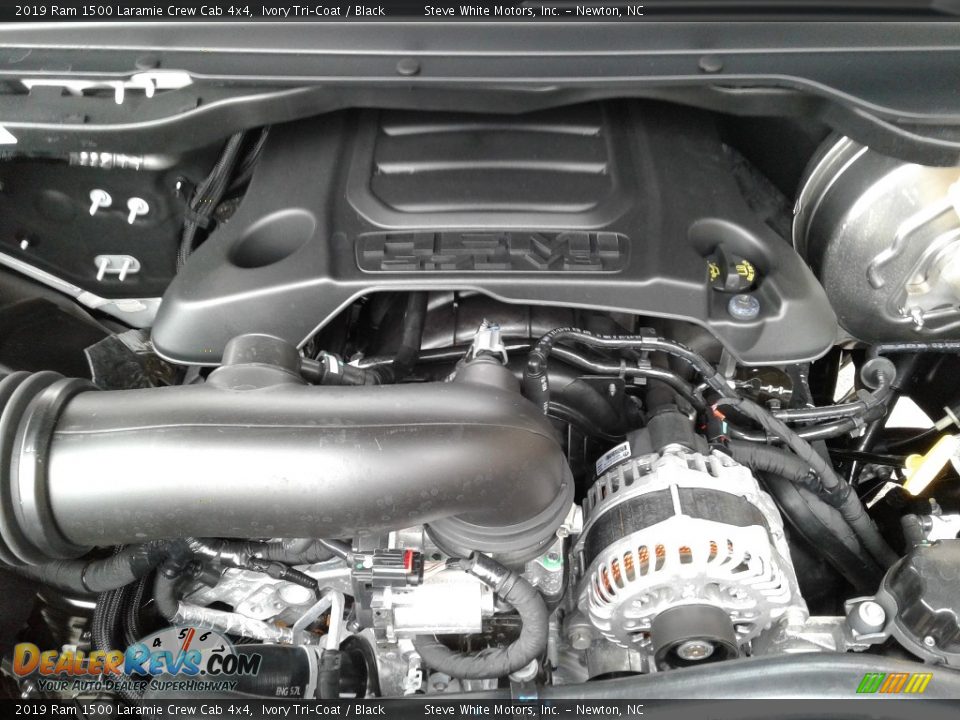 2019 Ram 1500 Laramie Crew Cab 4x4 Ivory Tri–Coat / Black Photo #36