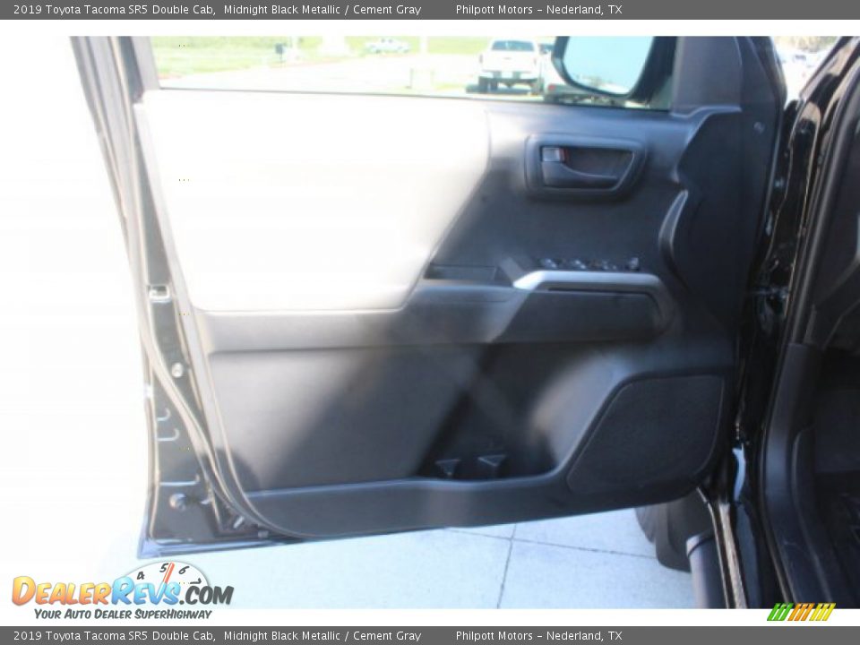 2019 Toyota Tacoma SR5 Double Cab Midnight Black Metallic / Cement Gray Photo #9