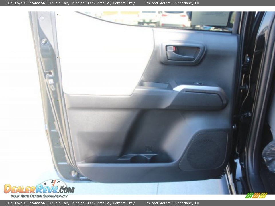 2019 Toyota Tacoma SR5 Double Cab Midnight Black Metallic / Cement Gray Photo #16