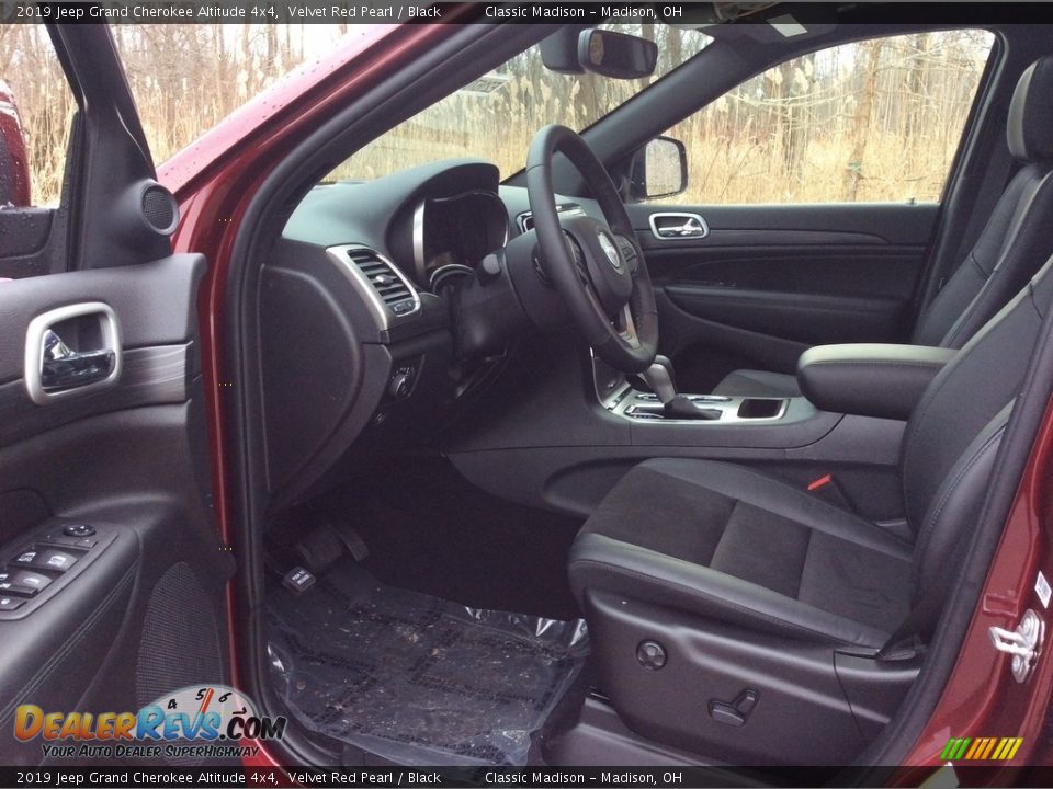 2019 Jeep Grand Cherokee Altitude 4x4 Velvet Red Pearl / Black Photo #9
