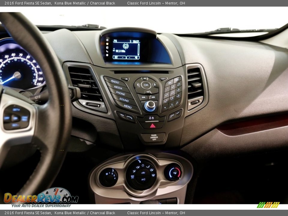 2016 Ford Fiesta SE Sedan Kona Blue Metallic / Charcoal Black Photo #9