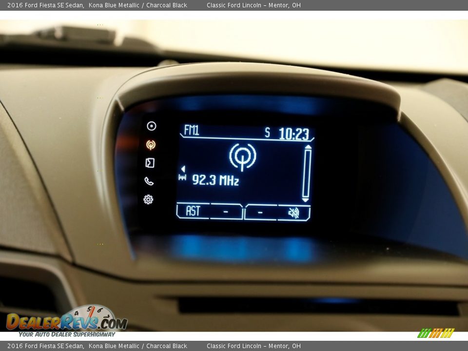 2016 Ford Fiesta SE Sedan Kona Blue Metallic / Charcoal Black Photo #10