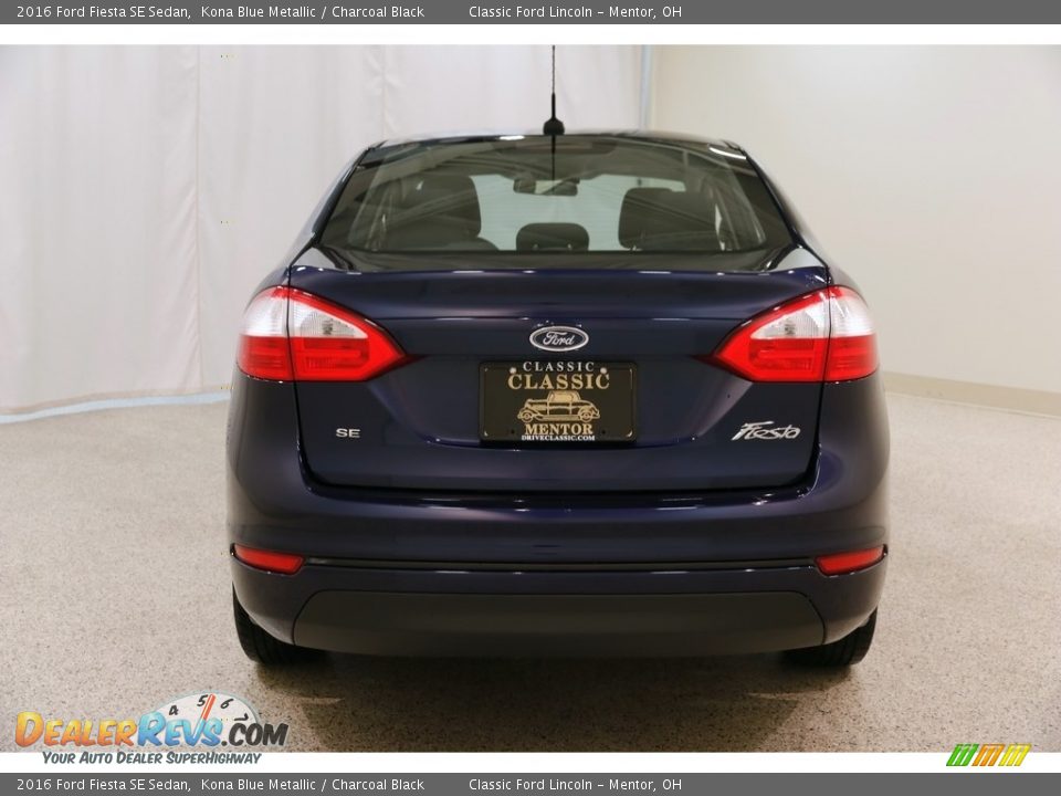 2016 Ford Fiesta SE Sedan Kona Blue Metallic / Charcoal Black Photo #17