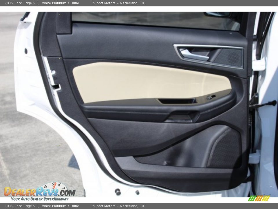 2019 Ford Edge SEL White Platinum / Dune Photo #17